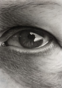 Ewa Scheer, Topography of her eye, 2011, crayon de graphite sur papier, 22 x 30 po.